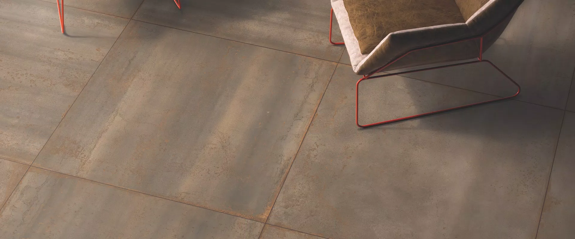 Brown, grey, white tones for the metal-effect tiles of the Oxide collection by Gardenia&Ariana.
