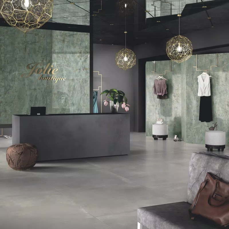 P_04_ LA MARMOTECA EMERALD GREEN 120X280 LUX RETT + CONCREA PLAIN SILVER NAT 120X120