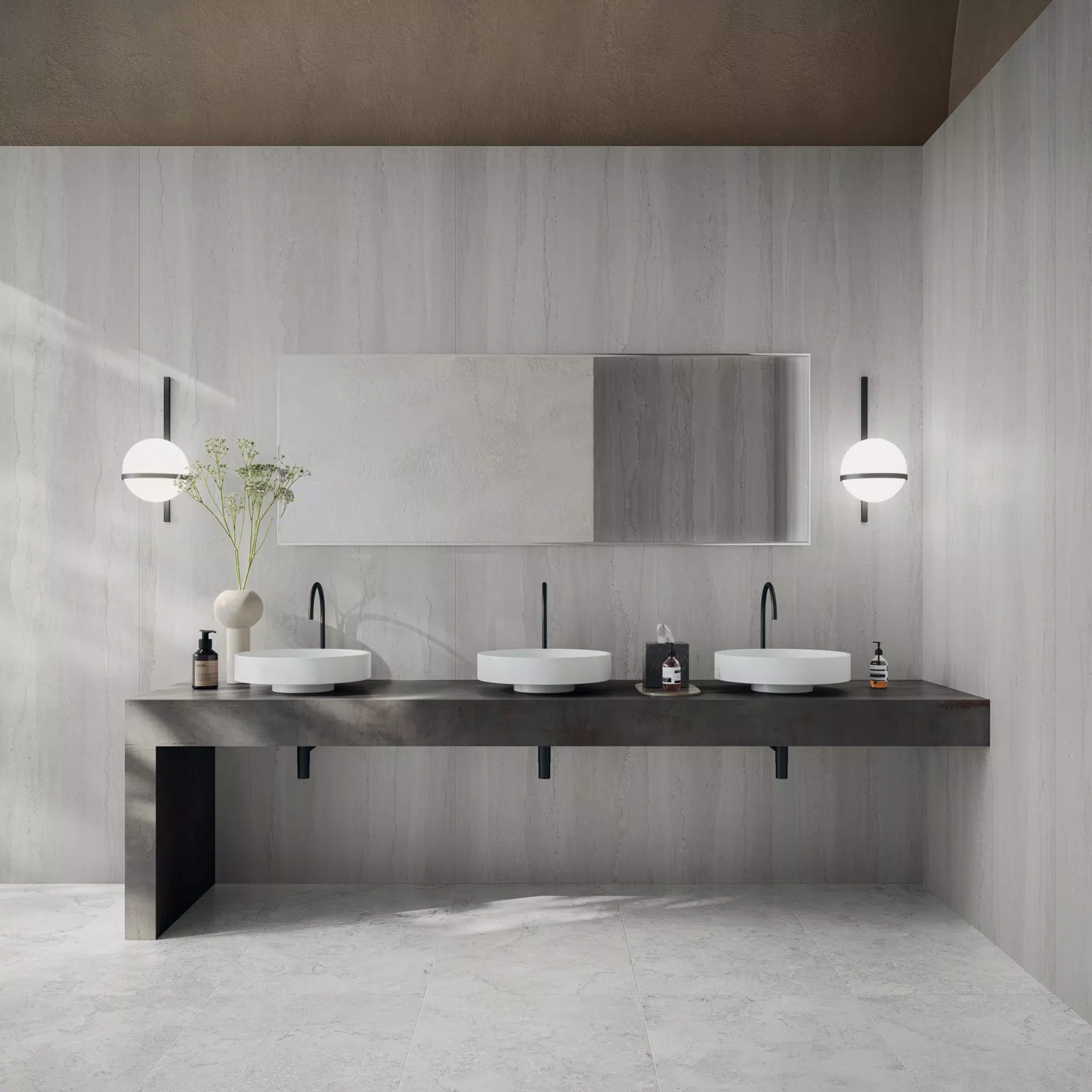 Collezione Double di Flaviker: piastrelle effetto pietra nei toni bianco, beige, grigio.