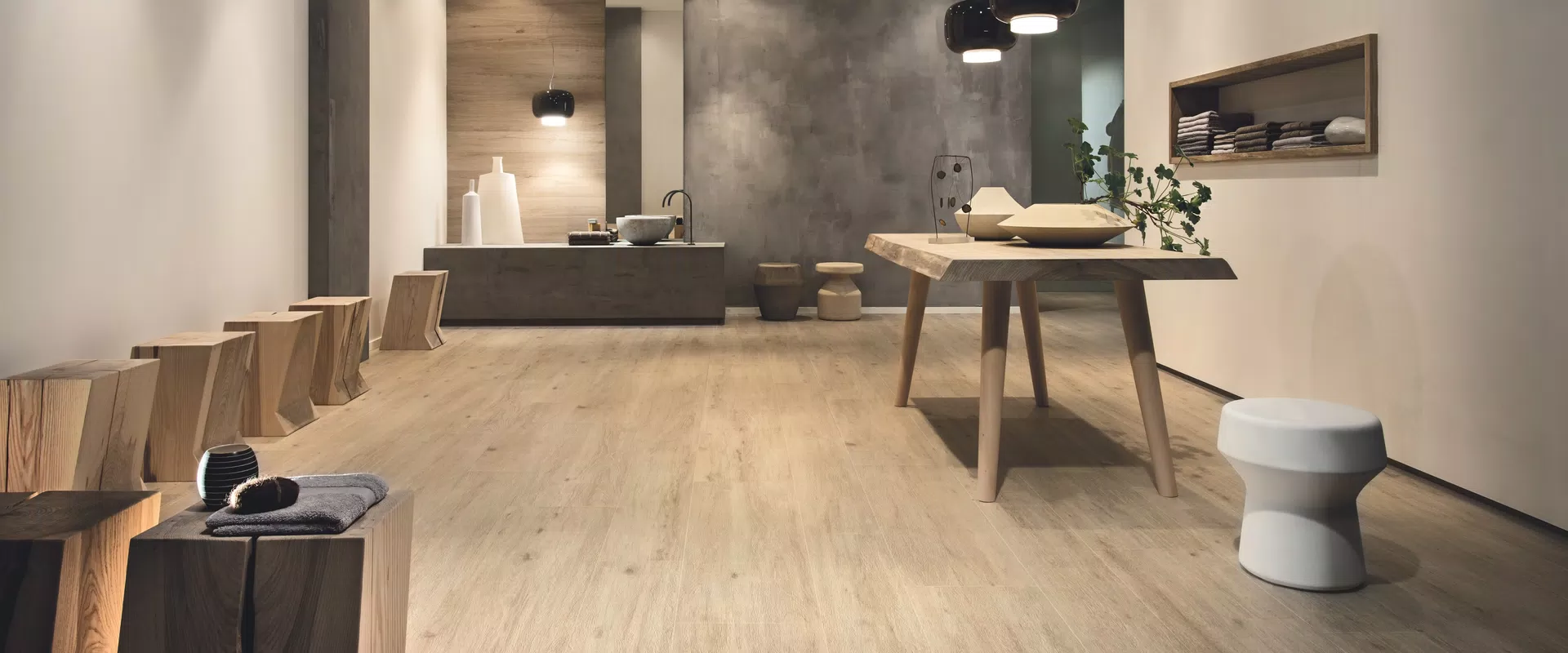 Toni beige, bianco, marrone per le piastrelle effetto legno della collezione Just Nature di Gardenia&Ariana.