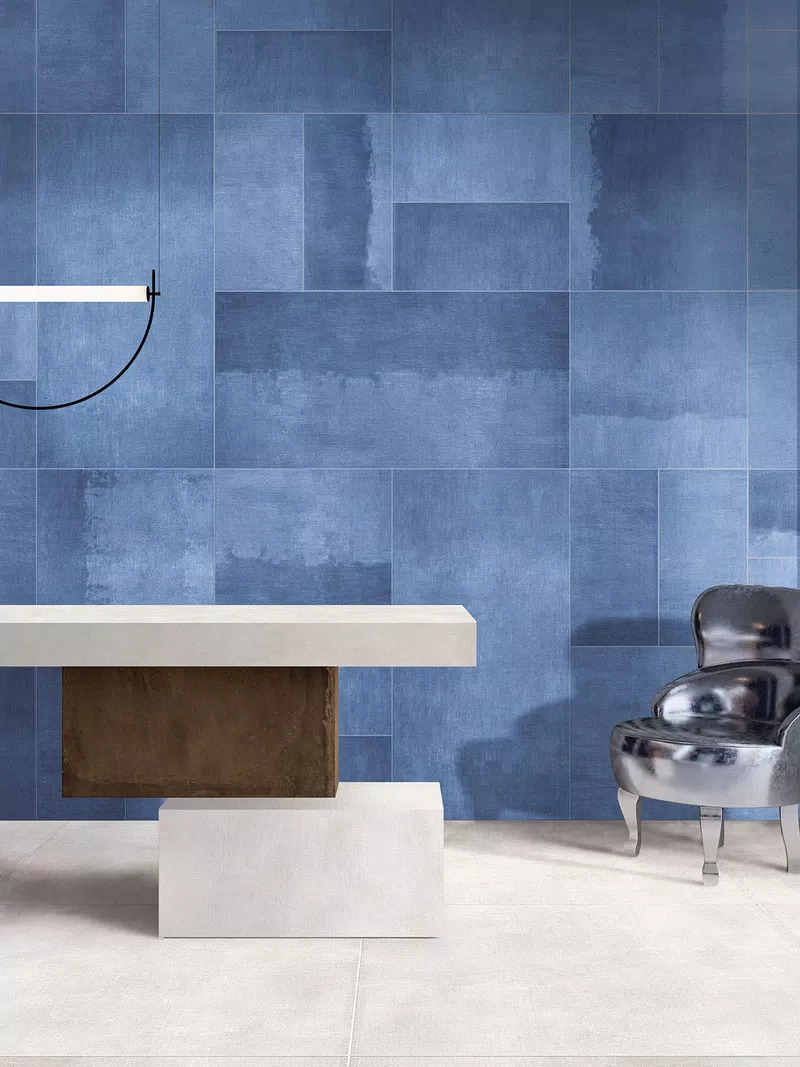 Grey, beige, white tones for the contemporary-effect tiles of the Poetry Net collection by ABK.