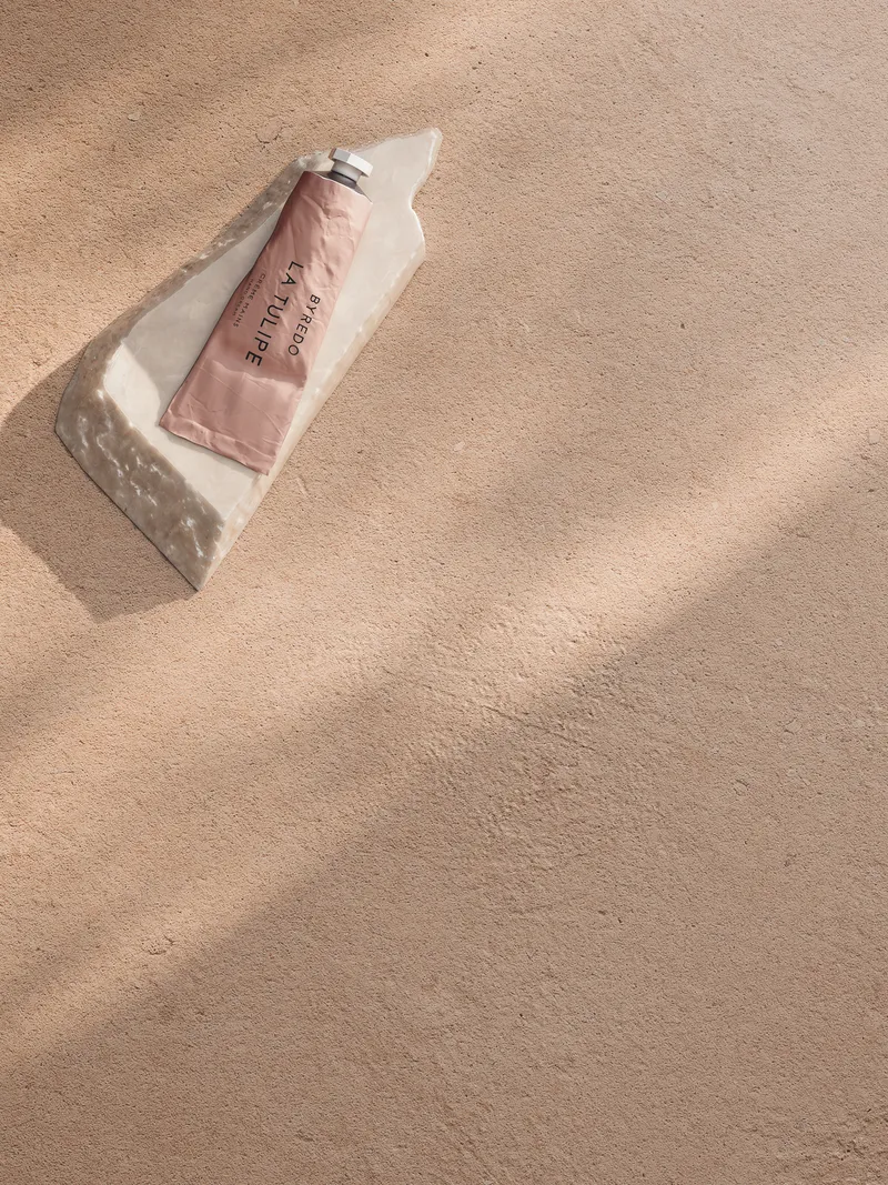E_03A SHAPE LESS SAND