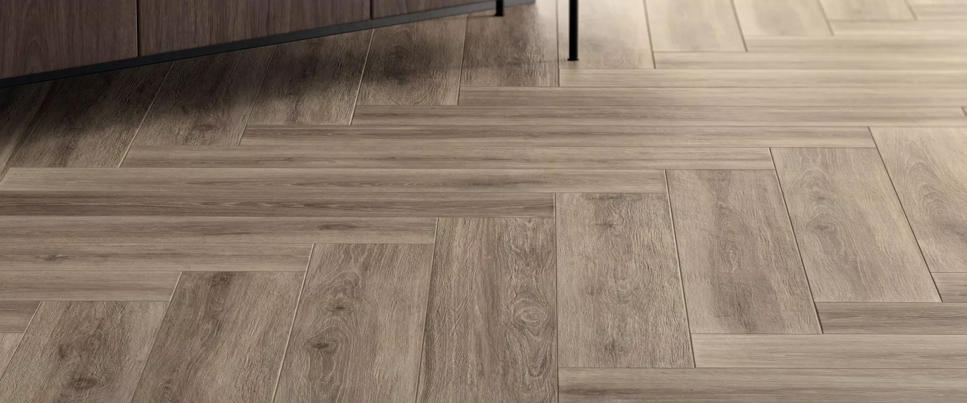 Living dove risaltano piastrelle effetto legno Eco-Chic di ABK, toni beige.