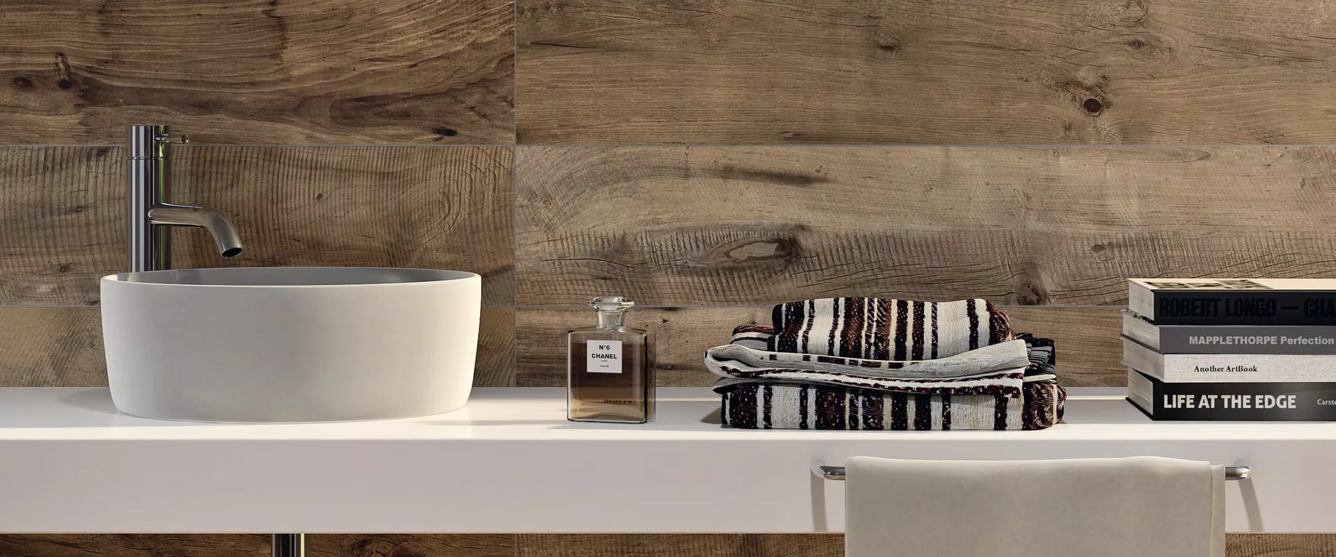 Wood-effect tiles in beige, brown, grey tones, from the Flaviker Dakota collection by Flaviker.