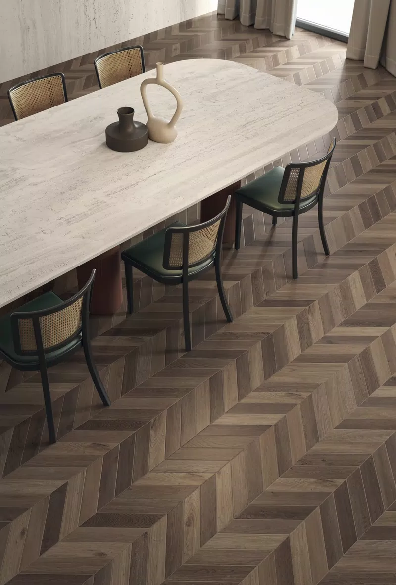 18 FOUR SEASONS CHEVRON CHOCOLATE + MATERIA TRAVERTINO NAVONA BONE 12MM