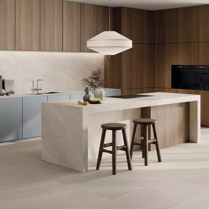 Stone-effect tiles in beige, grey, white tones, from the Cliff collection by ABK.