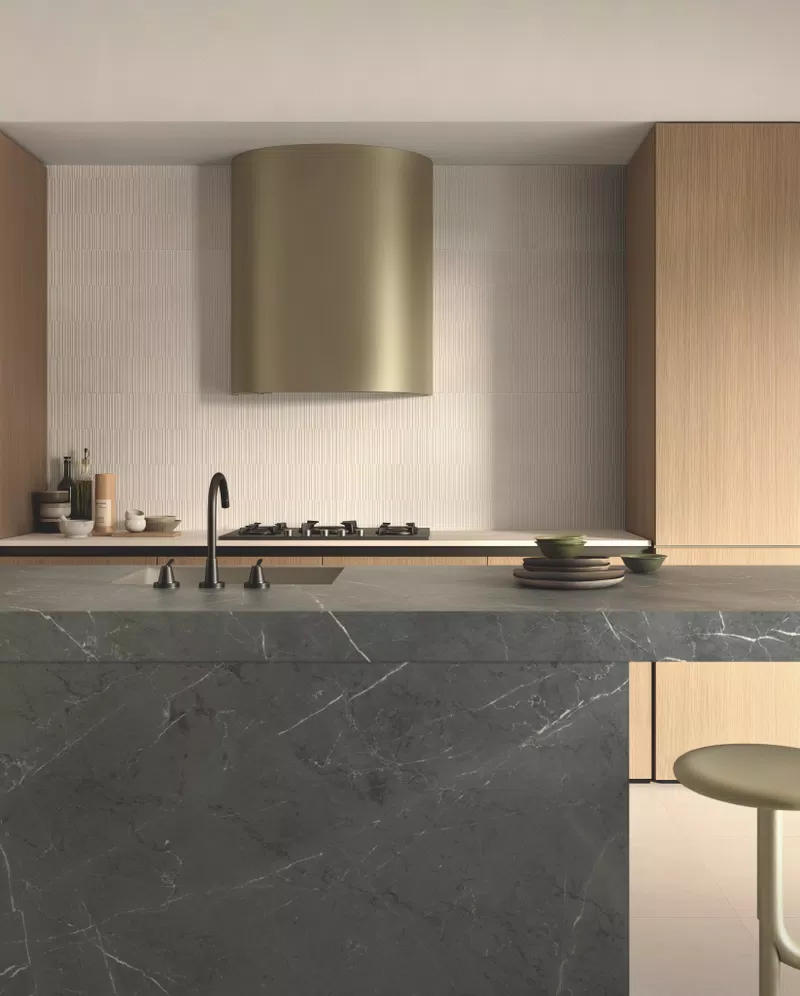 D_01A CAMOUFLAGE WHITE BETON PTECH 60X120 + PLISSE' WHITE BETON 60X120 + LA MARMOTECA GREY STONE 120X280